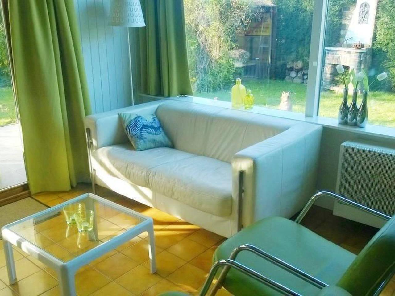 Gemütliches Vier-Personen-Bungalow mit Überdachung in Stavenisse, Niederländische Nordsee