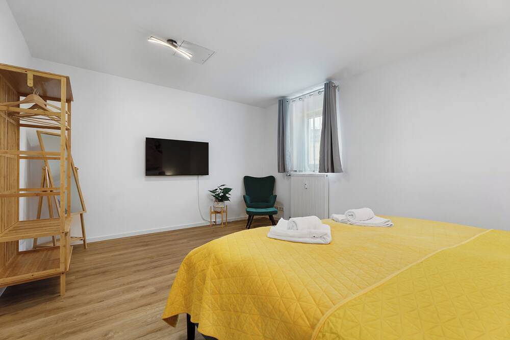 Ganze Wohnung, Zentral | Küche | Wlan | Netflix | 63 qm in Solingen, Bergisches Land