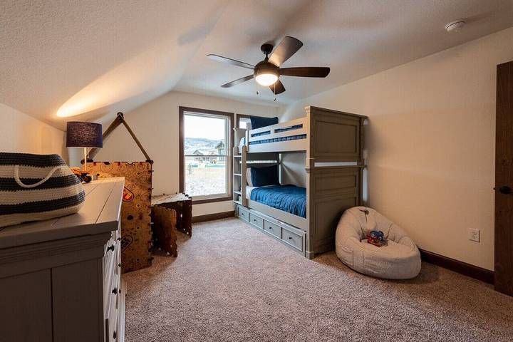 Location de vacances pour 13 personnes, avec jacuzzi et jardin à Granby - 4