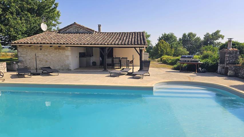 Location de vacances pour 8 personnes, avec terrasse et jardin à Monflanquin - 4