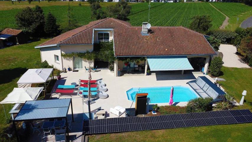 Chambre d’hôte pour 2 personnes, avec vue ainsi que jardin et piscine à Soustons
