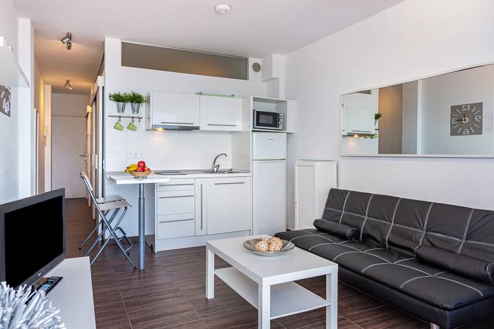 Apartamento entero, Casa de vacaciones "En la Playa 105" con vistas al mar, terraza y Wi-Fi in Las Palmas de Gran Canaria Centre, Las Palmas de Gran Canaria