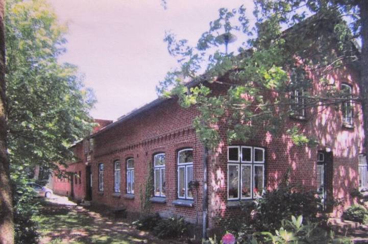 Ferienhaus für 21 Personen, mit Garten in Stadum
