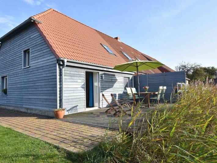 Ferienwohnung für 4 Personen, mit Terrasse und Garten sowie Seeblick und Ausblick in Ribnitz-Damgarten