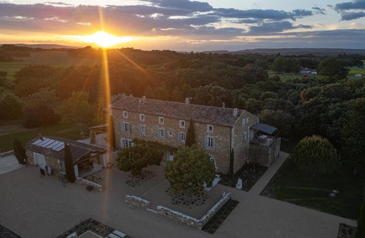 Gîte pour 4 personnes, avec vue ainsi que jardin et piscine à Bouchet - 4