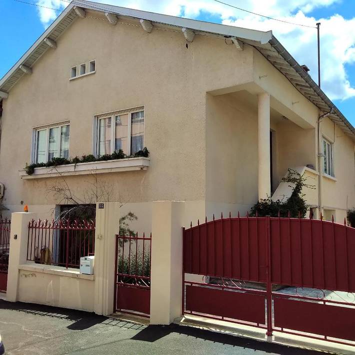 Chambre d’hôte pour 4 personnes, avec jardin ainsi que jacuzzi et piscine dans Rhône - 2