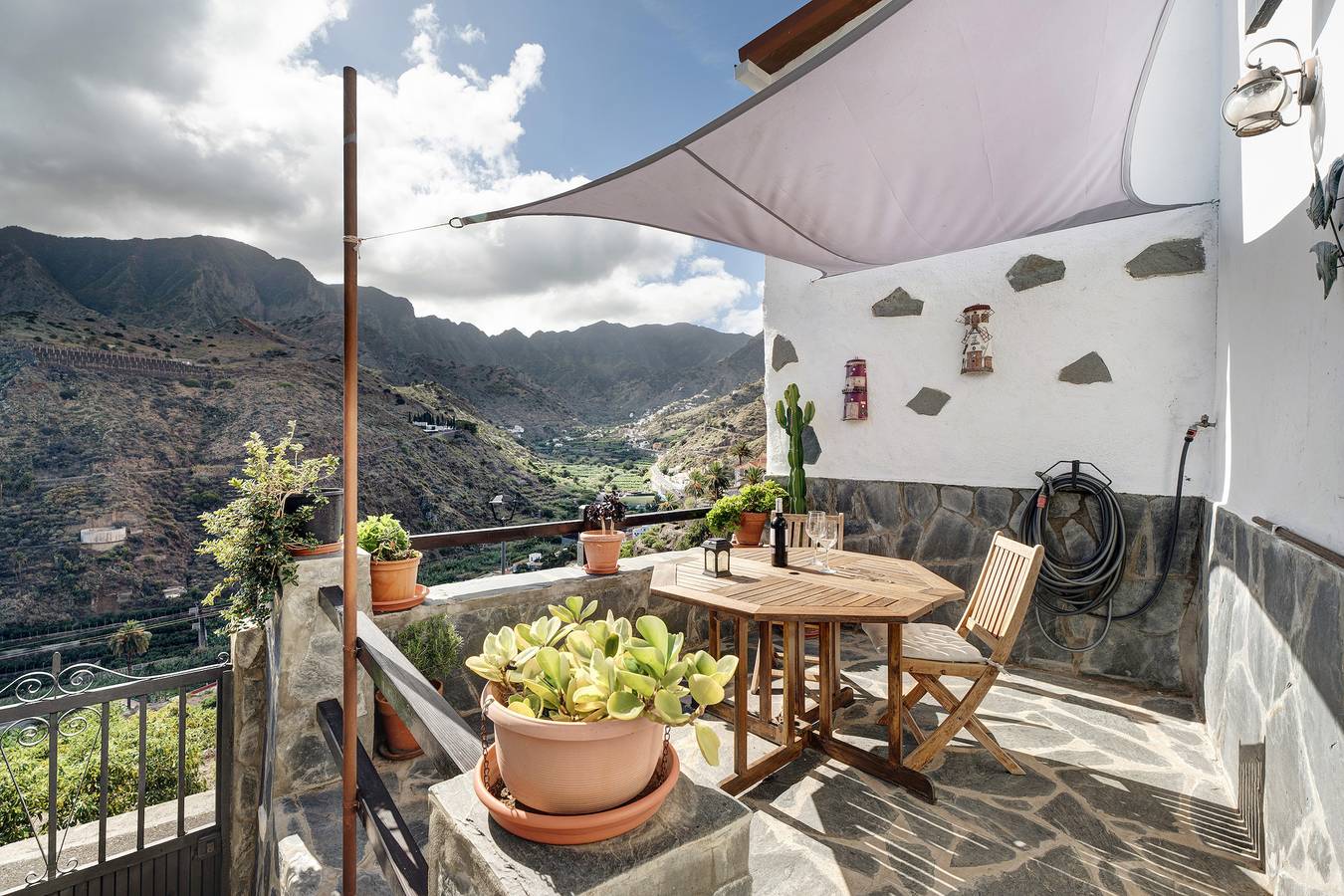 Casa vacanze "Casa Tajaraste 1" con vista mare e montagna, terrazze private e Wi-Fi in El Tabaibal, Hermigua