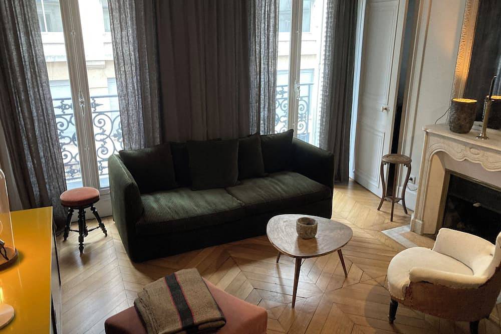 Appartement entier, Haussmannien, Marais, décoration in Paris, Île de France