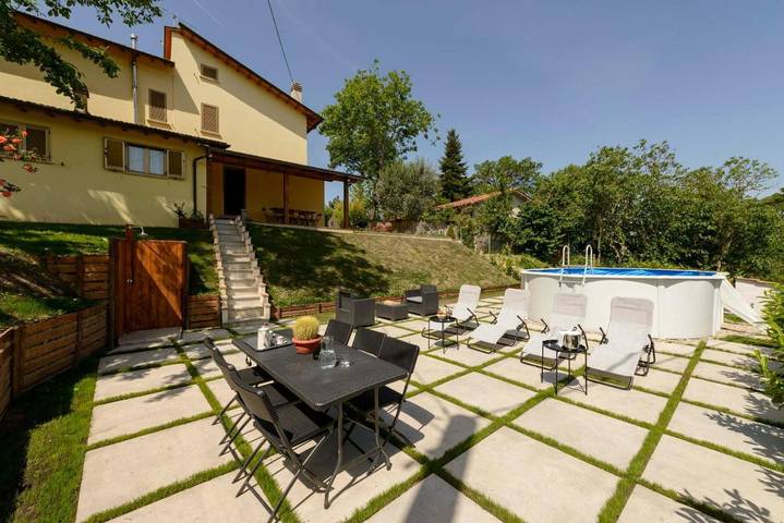 Casa vacanza per 8 persone, con piscina e panorama nonché vista lago e giardino, con animali domestici - 1