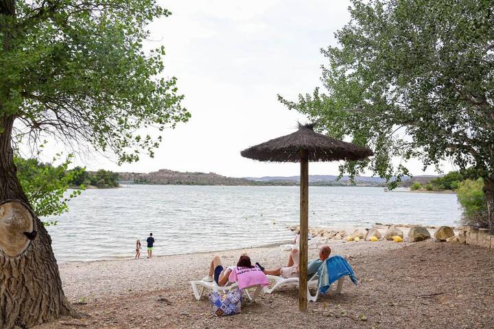Location de vacances pour 4 personnes, avec piscine ainsi que bassin pour enfant et jardin, animaux acceptés à Caspe - 4