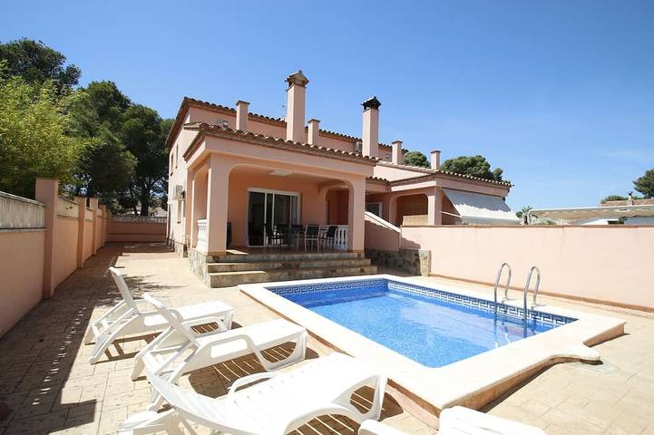 Villa für 8 Personen, mit Garten und Terrasse sowie Pool, mit Haustier - 1