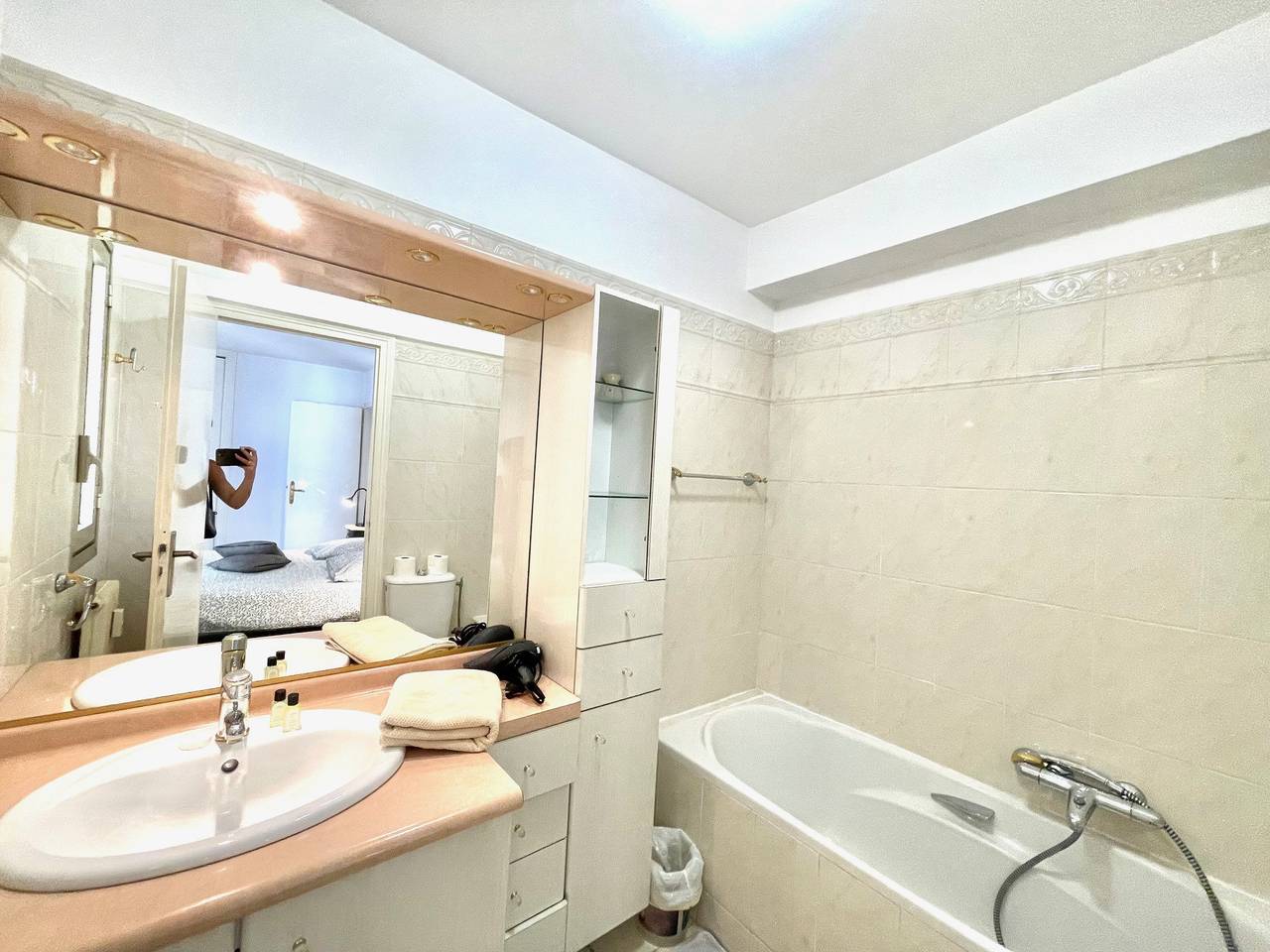 Entire apartment, Cannes center in Cannes, Mediterranean Coast (France)
