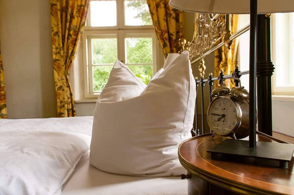 Ganze Wohnung, Historische Villa, exlusives Ambiente, direkt an der Elbe, Natur, Ruhe am Fluss in Wehlen, Elbsandsteingebirge