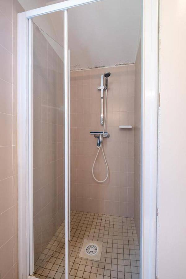 Location de vacances pour 6 personnes, avec piscine et terrasse à Les Vignes - 4