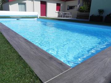 Chambre d’hôte pour 3 personnes, avec jardin ainsi que piscine et vue à Orthevielle