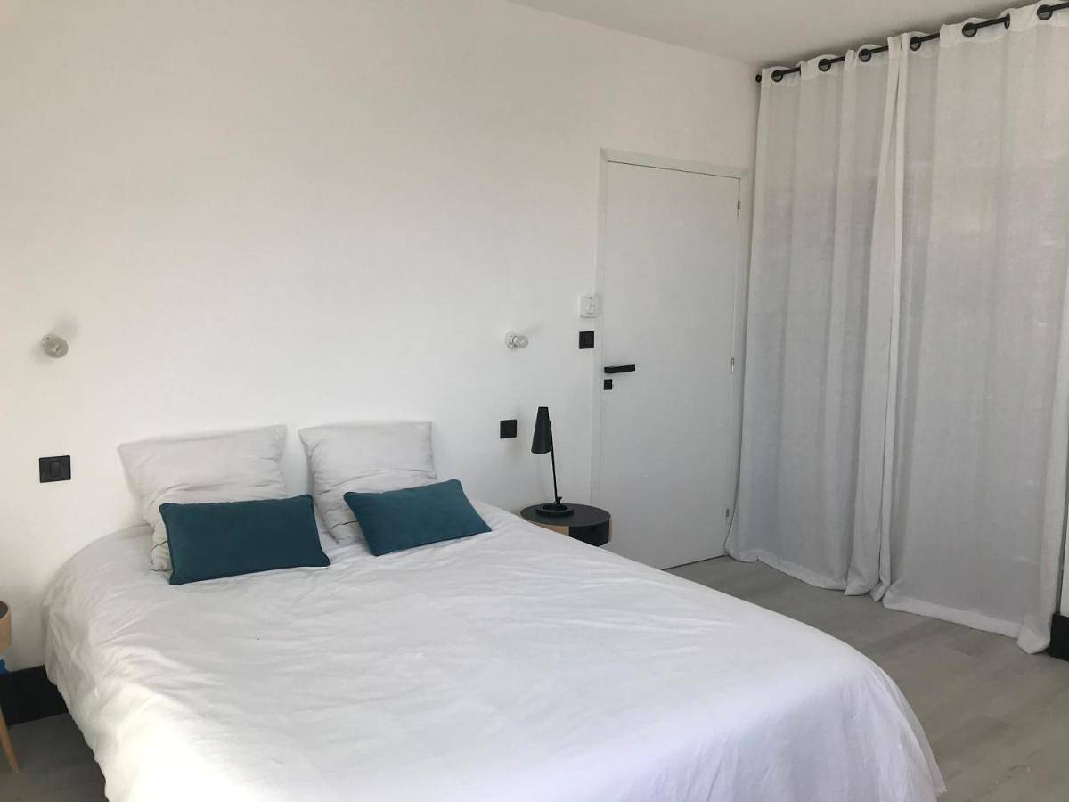 Three-Bedroom House in Puilboreau, Région de La Rochelle