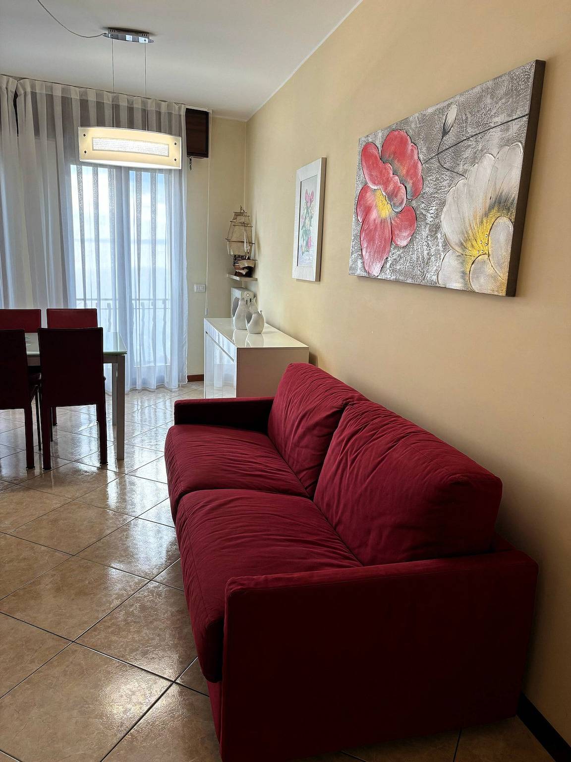 Entire apartment, Casa Lungolago in centro a Garda in Garda, Garda Mountains