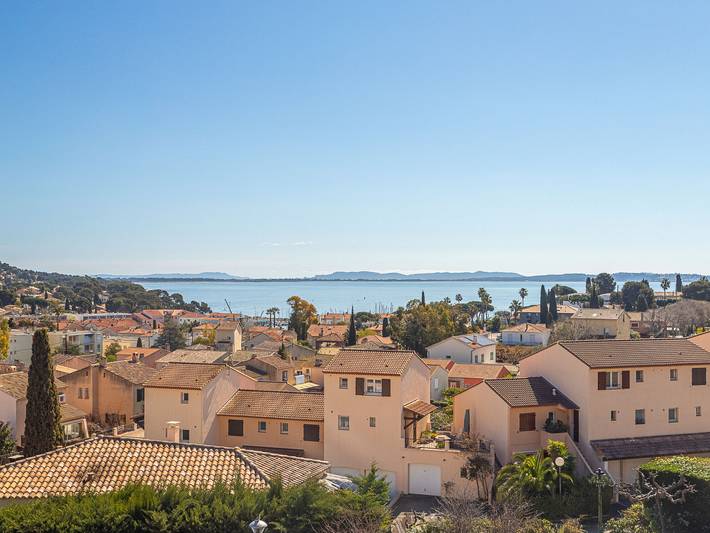 Gîte pour 6 personnes, avec terrasse à Carqueiranne - 3