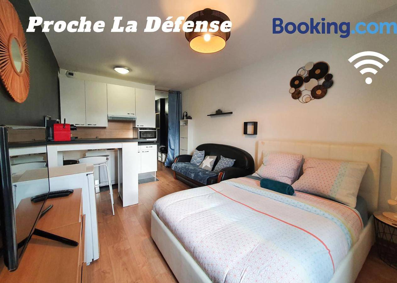 Appartement entier, One-Bedroom Apartment in Rueil-Malmaison, Hauts-de-Seine