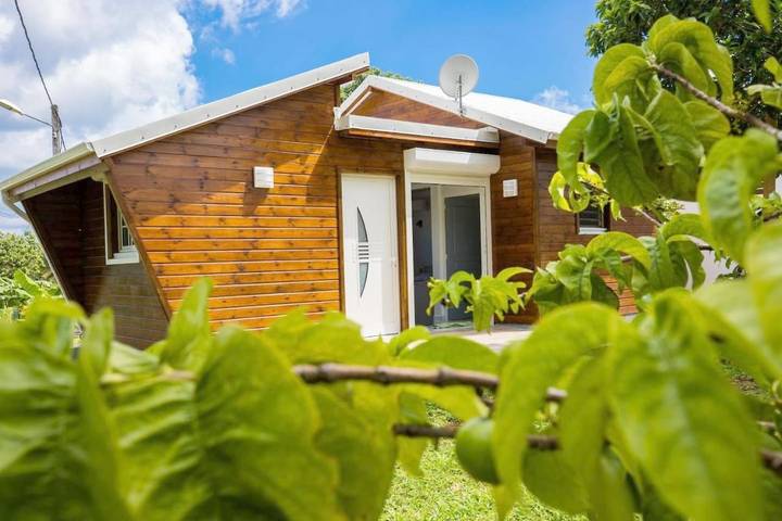 Location de vacances pour 3 personnes, avec jardin et jacuzzi à Baie-Mahault - 3