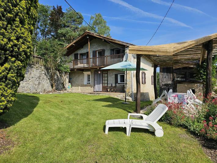 Gîte pour 6 personnes, avec jardin et terrasse, animaux acceptés