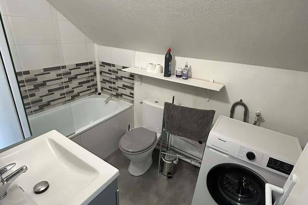Entire apartment, Le Belle Vue St Marcel with shared garden in Laon, Aisne