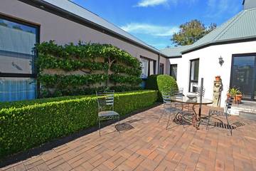 Bed And Breakfast for 4 People in Robertson, New South Wales, Photo 2