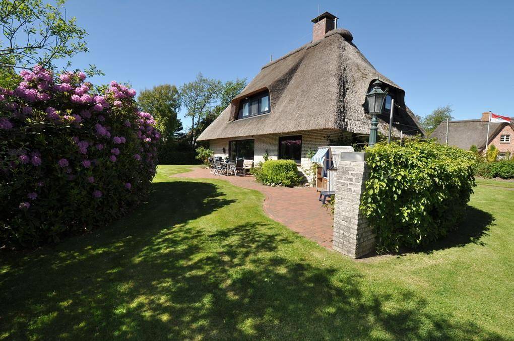 Reetdachhaus "Dünenkrone" - Urlaubszeit in ruhiger Lage in St. Peter-Dorf genießen in St. Peter-Ording, Eiderstedt