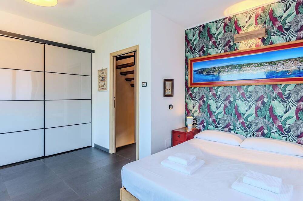 Atemberaubendes alleinstehendes Ferienhaus für 6 Gäste mit Klimaanlage,  W-Lan, Tv und Terrasse in Dorio, Gemeinde Dorio