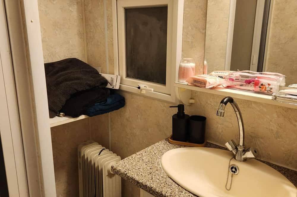 Mobile-Home Rental in a 4* campsite ( Camping des Gaves) in Laruns, Béarn