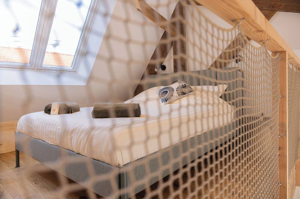 Ganze Wohnung, Cosy loft in former cannery: bright cocoon with mezzanine and terrace. in Saintes, Saintes und Umgebung