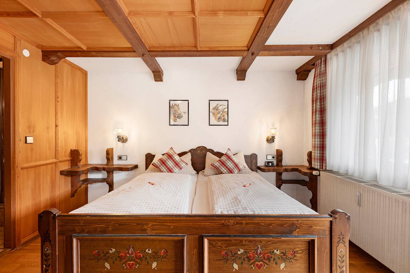 Ampia camera doppia con giardino comune, balcone e Wi-Fi in Tennenbronn, Schramberg