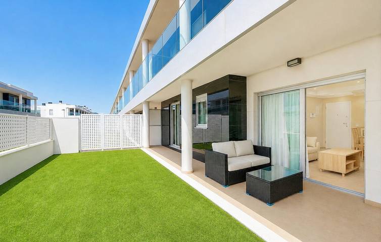Apartamento vacacional entero, Encantador apartamento de 2 dormitorios con piscina cerca de la playa de Cudolà in Cabanes, Costa del Azahar