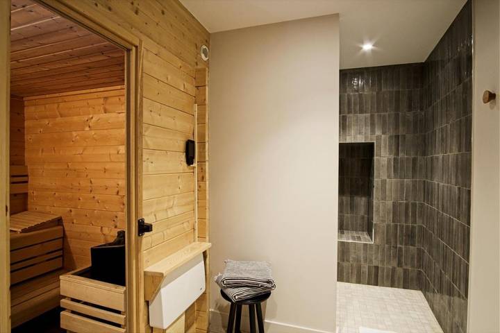 Location de vacances pour 2 personnes, avec jardin ainsi que piscine et sauna à Arbois (homonymie) - 3