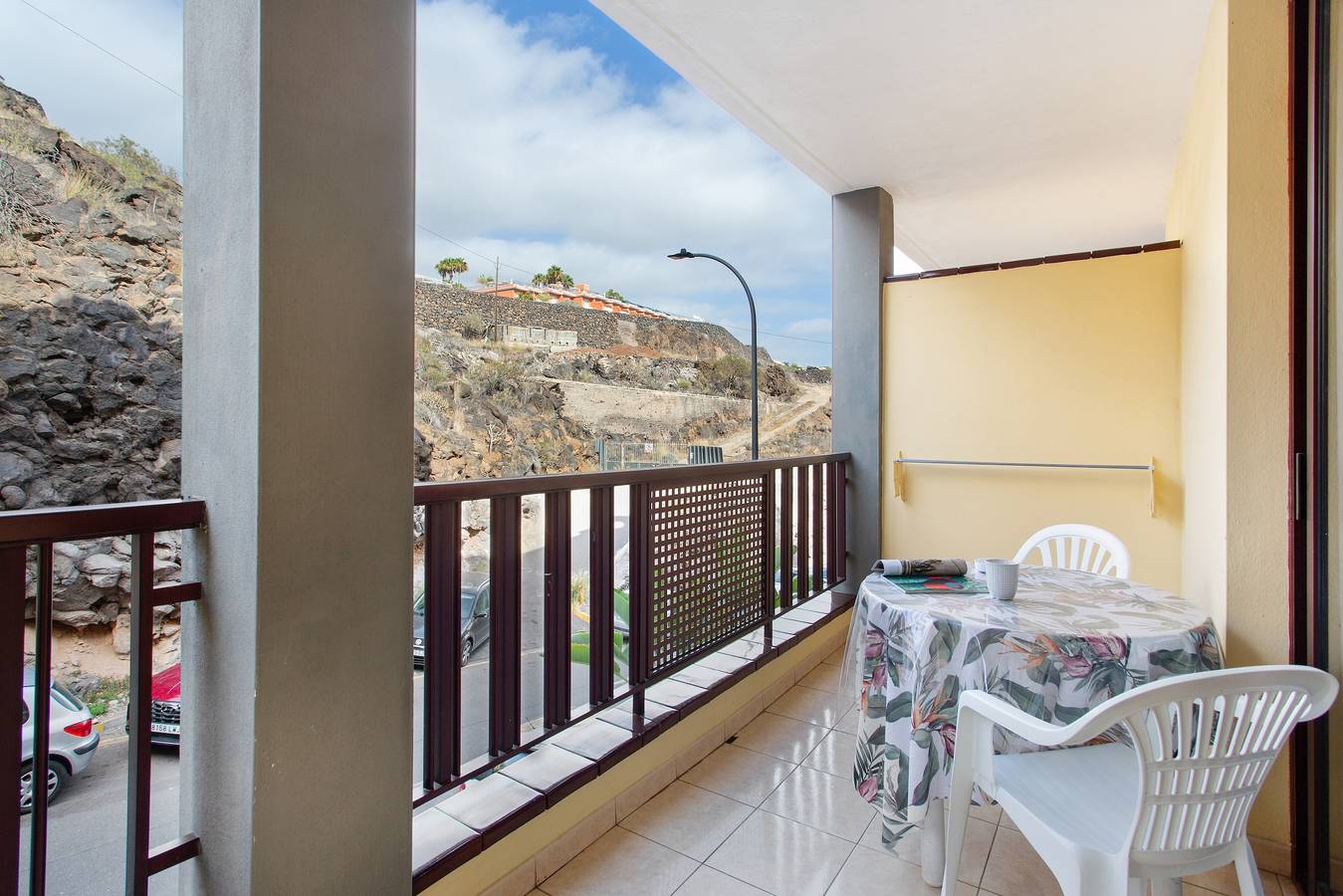 Apartamento entero, Vacaciones 'Nos Lo Merecemos' con vistas a la montaña, piscina compartida y Wi-Fi in Puerto Santiago, Santiago del Teide