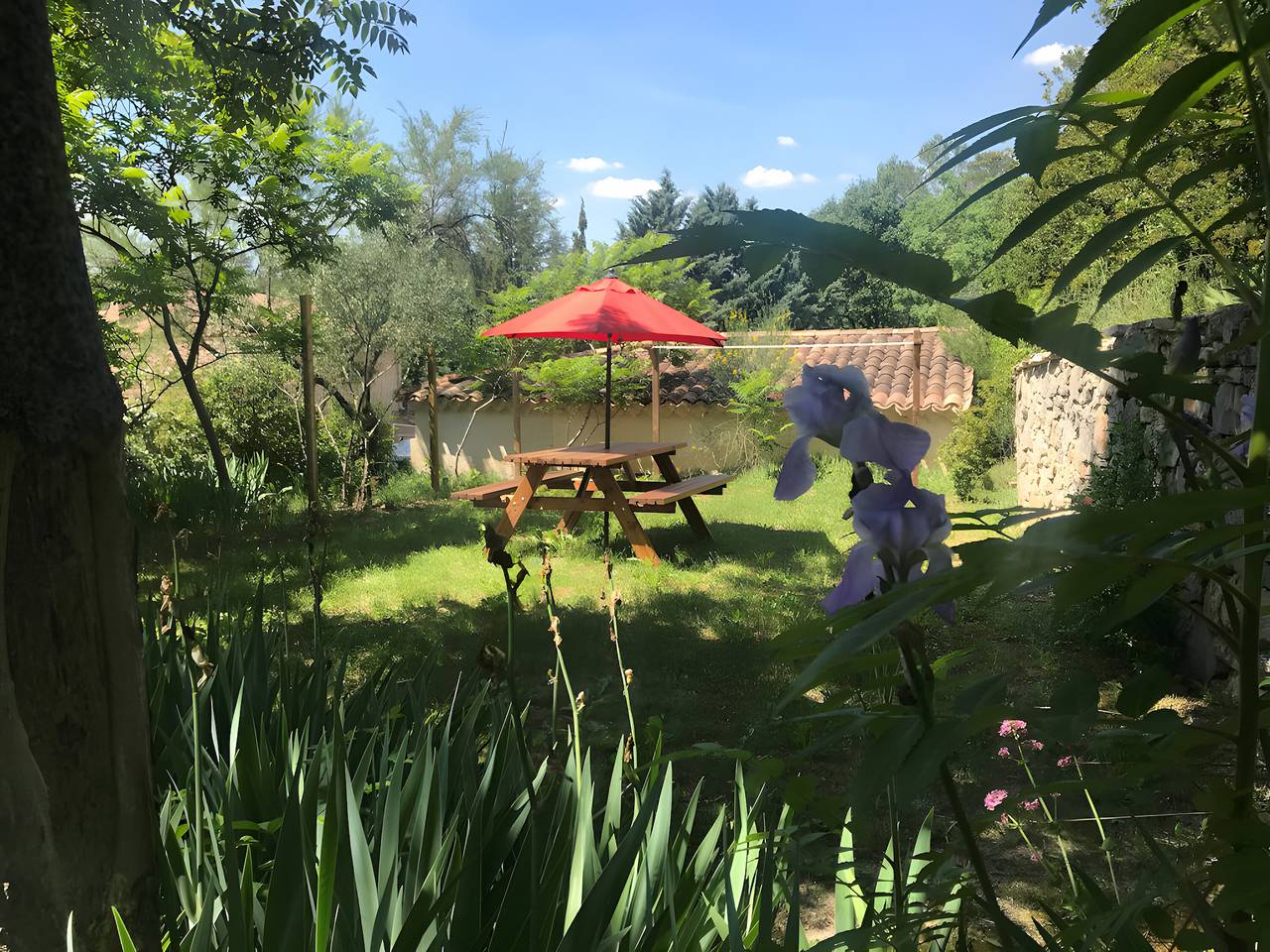 Studio entier, Studio « Le Clos Madame - Le Jardin » avec Wi-Fi et climatisation in Bras, Région de Brignoles
