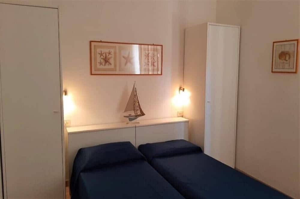 Hel lejlighed, Spacious and bright apartment within walking distance of the beach in Lido di Capoliveri, Elba
