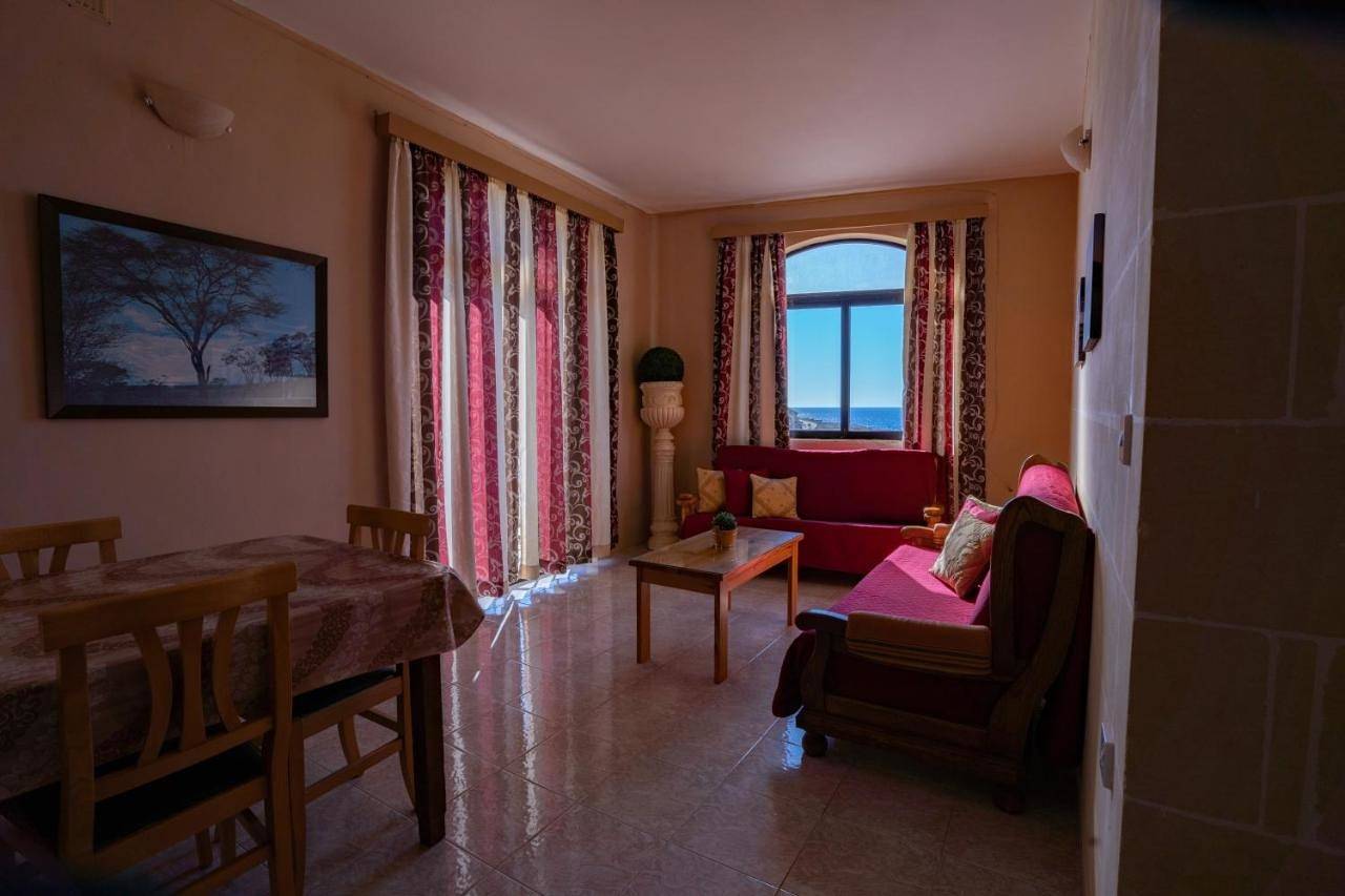 Sunset Seaview Accommodation in Marsalforn, Zebbug