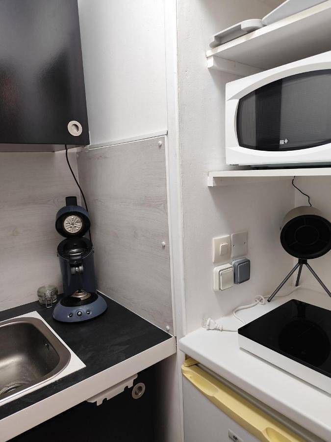 Gîte pour 3 personnes, avec terrasse et piscine à Saint-Seurin-de-Cursac - 4