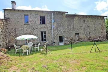 Gîte pour 6 personnes, avec jardin, animaux acceptés à Saint-Pardoux