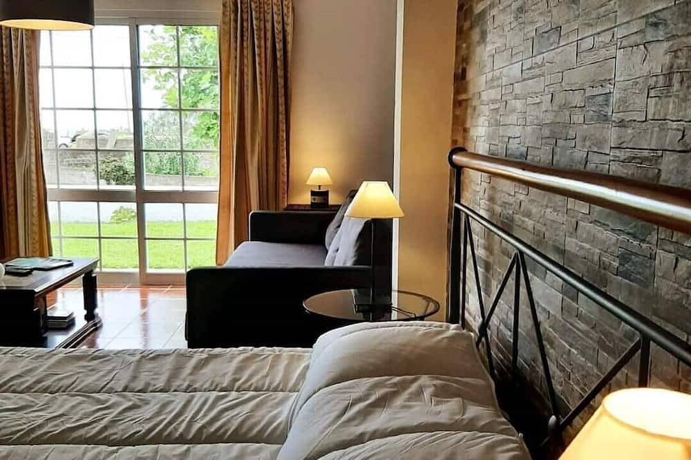 Casa da Fonte - Entire residential house near Ferraria in São Miguel Island, Ginetes