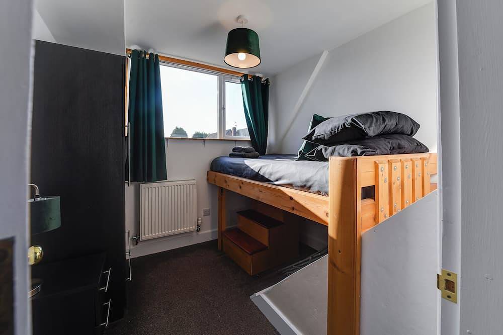 3 Bedroom Home. Home Working. Free Parking. Garden. Wigan in Wigan, Gran Mánchester