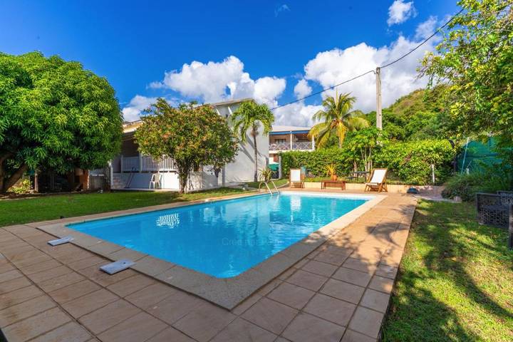 Location de vacances pour 3 personnes, avec jardin ainsi que vue et piscine dans Bellefontaine (Martinique) - 2