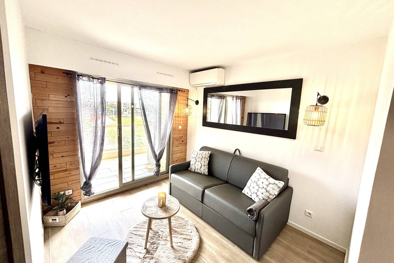 Appartement entier, Appartement vue Mer, Piscine & Tennis à Vallauris in Golfe-Juan, Vallauris