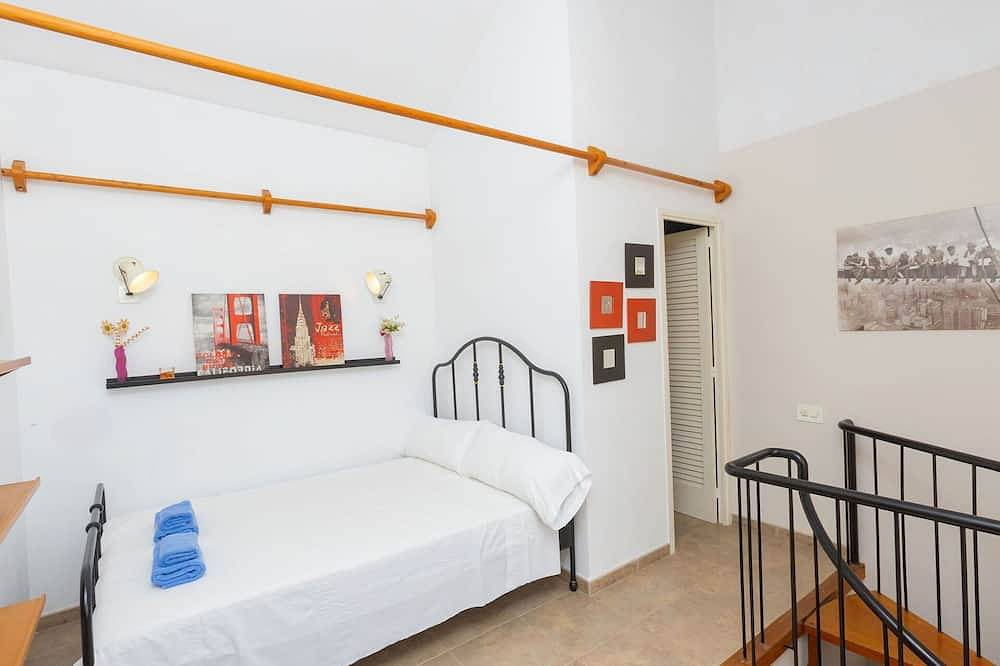 Estupenda casa de vacaciones para 5 personas con Wifi, Tv y terraza in Segur de Calafell, Calafell