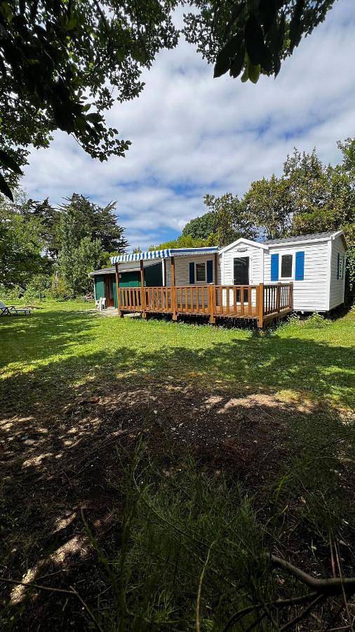 Mobil Home terrain privé 300 M plage in La Brée-les-Bains, Côte de Beauté