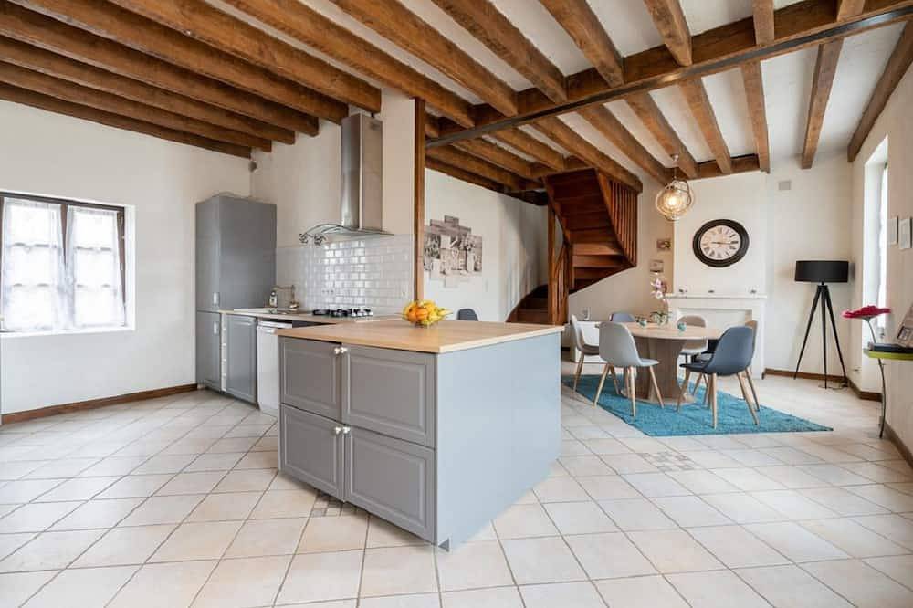 Gîte pour15 Personnes avec piscine et jacuzzi au coeur des châteaux de la Loire in Mosnes, Région de Tours