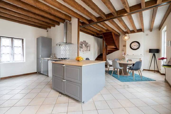 Gîte pour 15 personnes, avec jacuzzi et piscine à Mosnes - 4