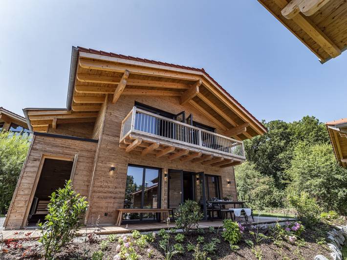 Chalet für 6 Personen, mit Balkon und Terrasse sowie Pool und Sauna in Niederbayern