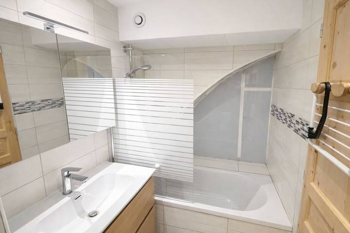 Ganze Wohnung, Ferienwohnung für 3 Personen mit Terrasse in Briançon, Serre Chevalier
